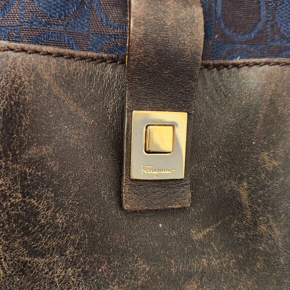 Salvatore Ferragamo Gancini shoulder bag - Picture 2 of 14